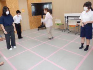 動きを見極めている利用者様