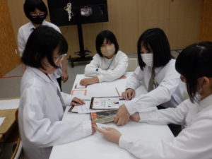 ミッションを解く利用者様たち